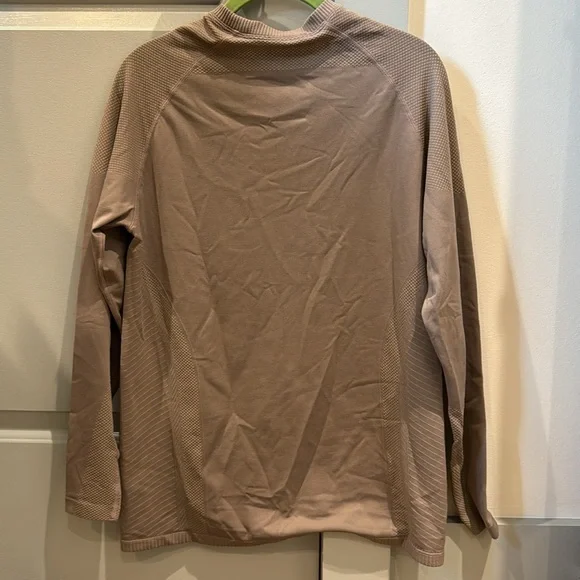 Activewear Long-sleeve - Picture 5 of 5